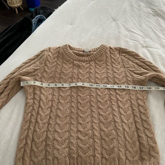 American Eagle Tan Cropped Cable Knit Sweater - Picture 6 of 8